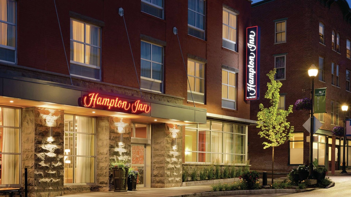 St. Albans Hotel | Hampton Inn St. Albans