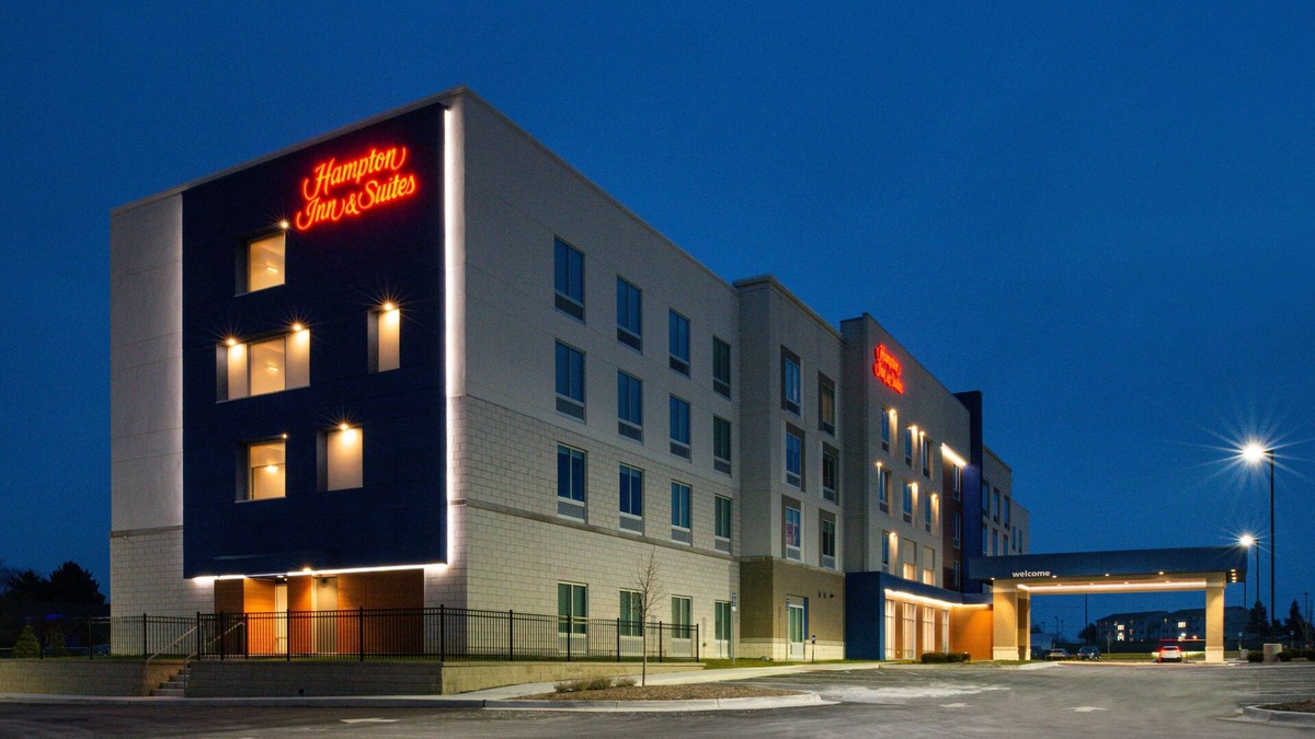 Adrian Hotel | Hampton Inn & Suites Adrian