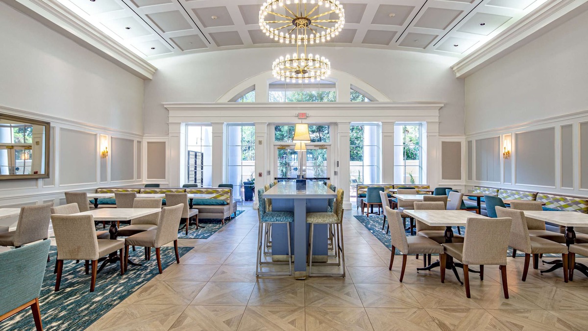 SouthPark Hotel | Hampton Inn & Suites Charlotte/South Park at Phillips Place