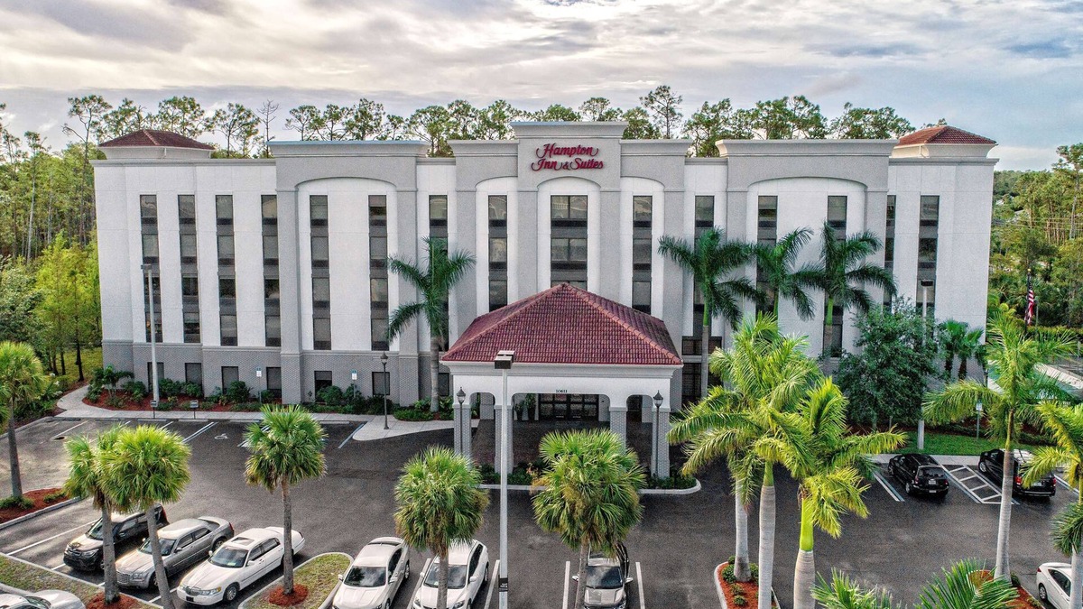 Estero Hotel | Hampton Inn & Suites Fort Myers-Estero/FGCU