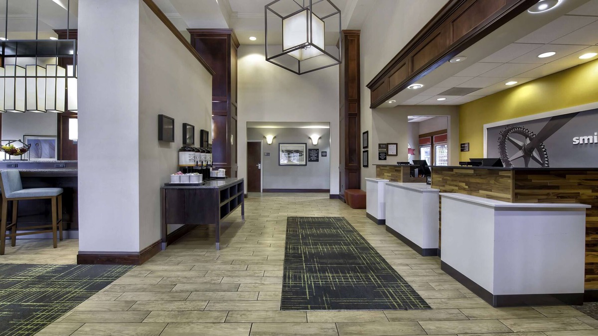 Jackson Hotel | Hampton Inn & Suites Jackson