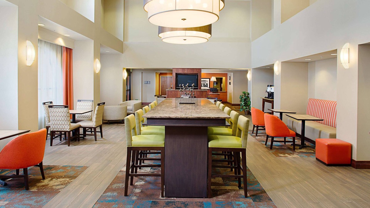 Lancaster Hotel | Hampton Inn & Suites Lancaster