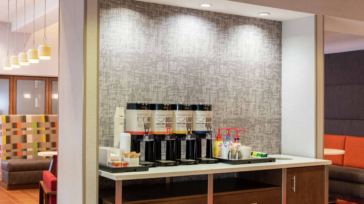 Marshalltown Hotel | Hampton Inn & Suites Marshalltown