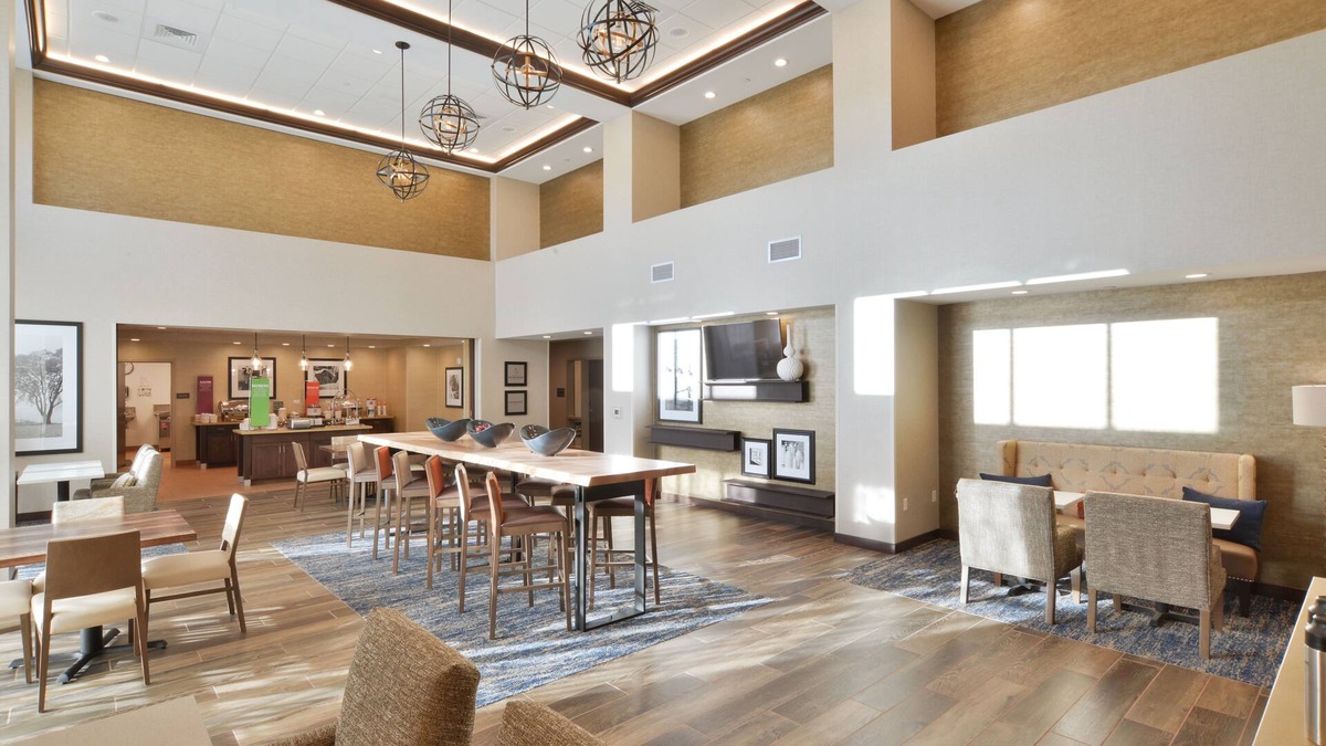 Menomonie Hotel | Hampton Inn & Suites Menomonie-UW Stout