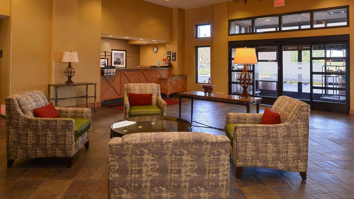 Pueblo Hotel | Hampton Inn & Suites Pueblo-Southgate