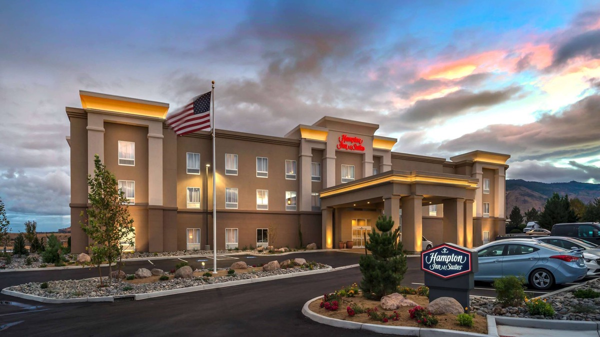 Northwest Reno Hotel | Hampton Inn & Suites Reno West