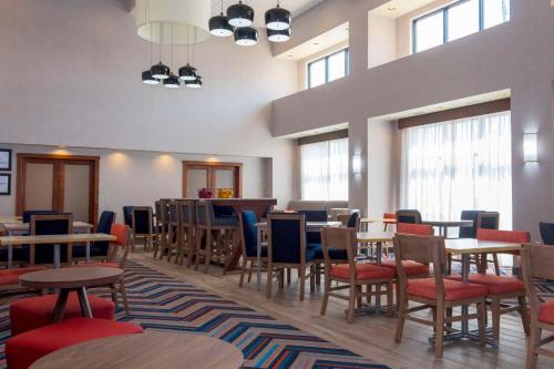 Riverton Hotel | Hampton Inn & Suites Riverton