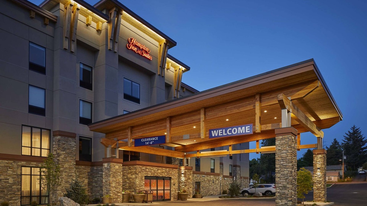 Roseburg Hotel | Hampton Inn & Suites Roseburg