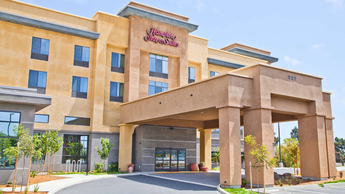 Salinas Hotel | Hampton Inn & Suites Salinas