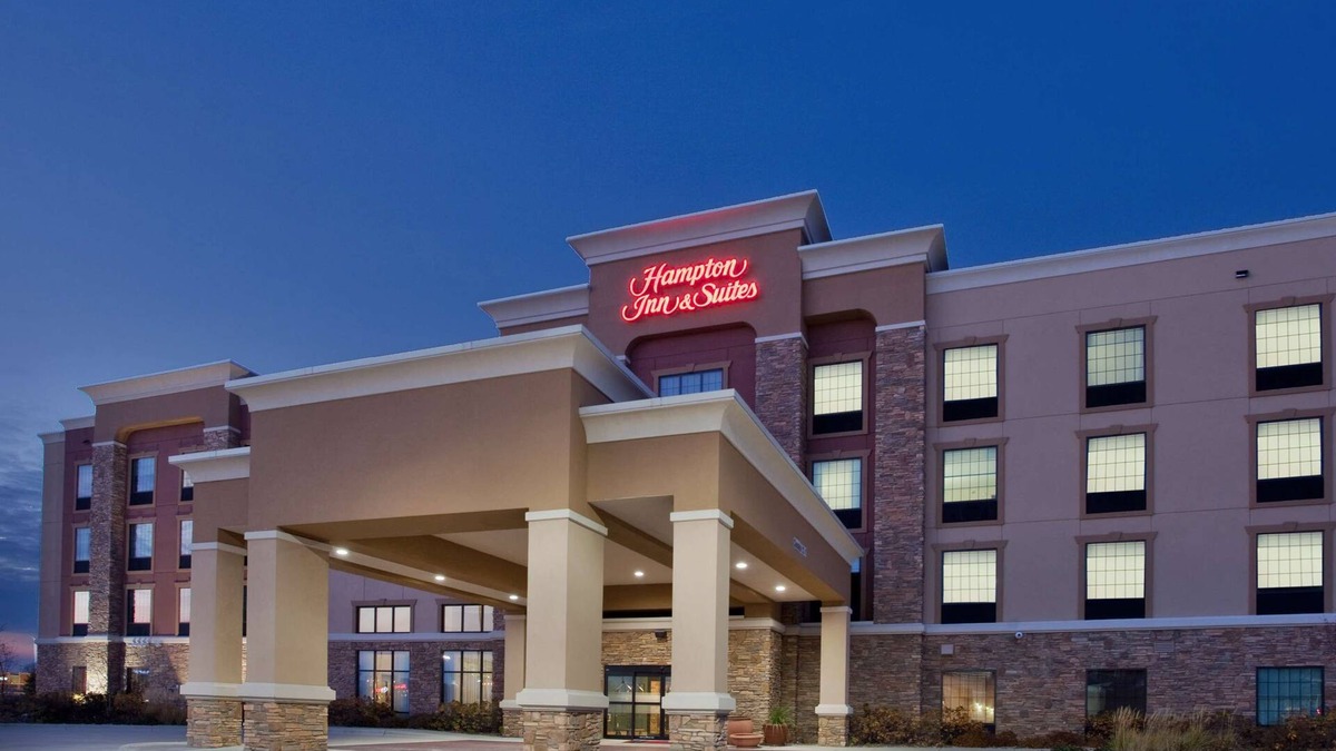 St. Cloud Hotel | Hampton Inn & Suites St. Cloud, MN