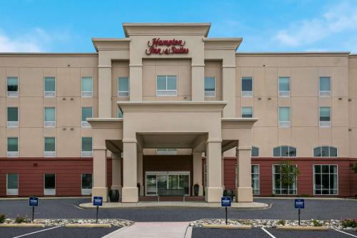 Newark Hotel | Hampton Inn & Suites Wilmington Christiana