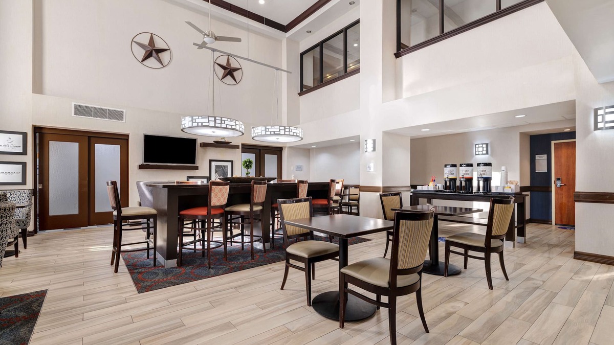 Victoria Hotel | Hampton Inn Victoria