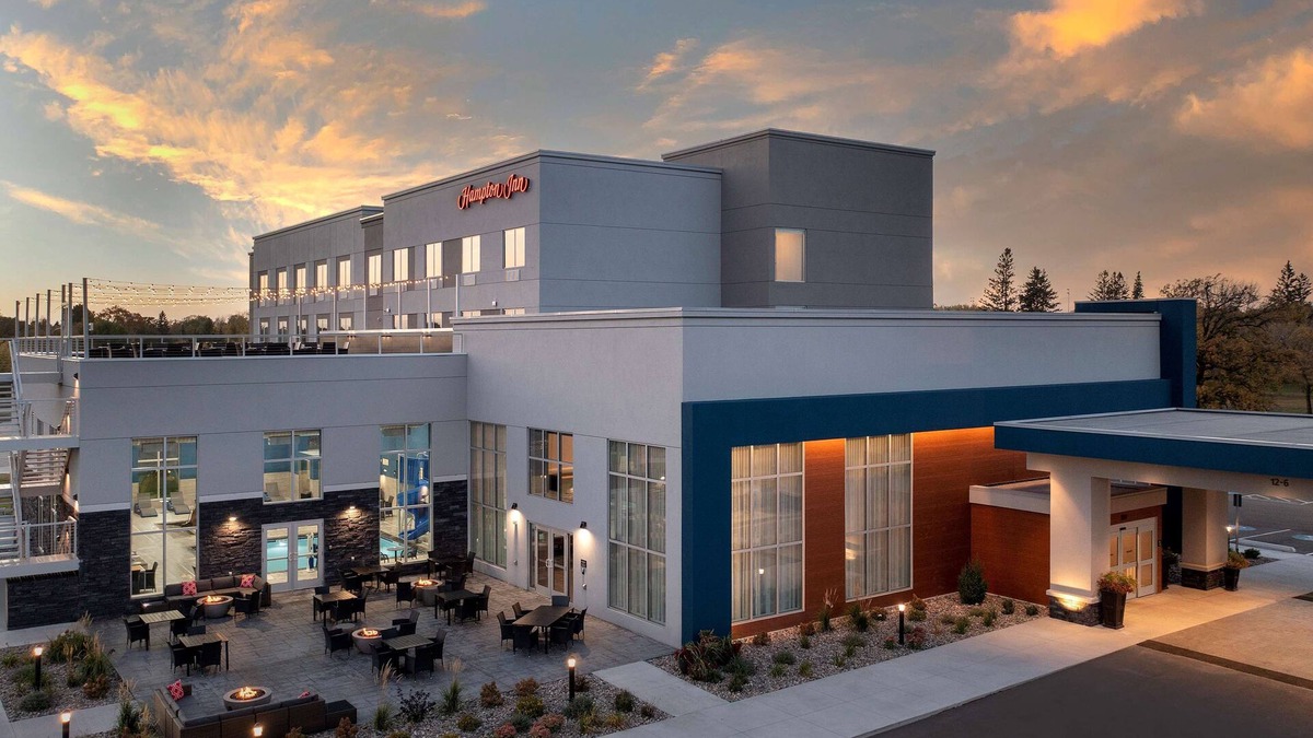 Warroad Hotel | Hampton Inn Warroad, MN