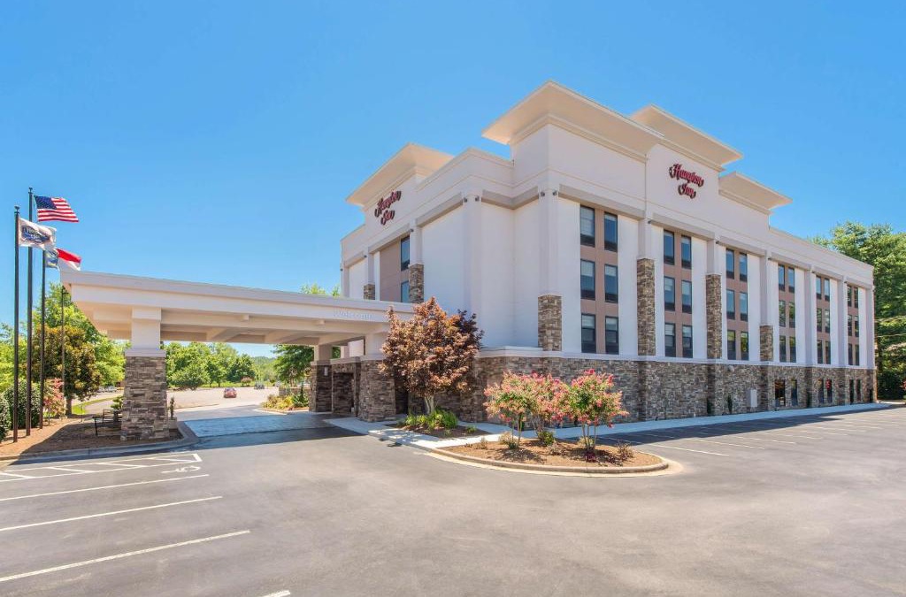 Wilkesboro Hotel | Hampton Inn Wilkesboro