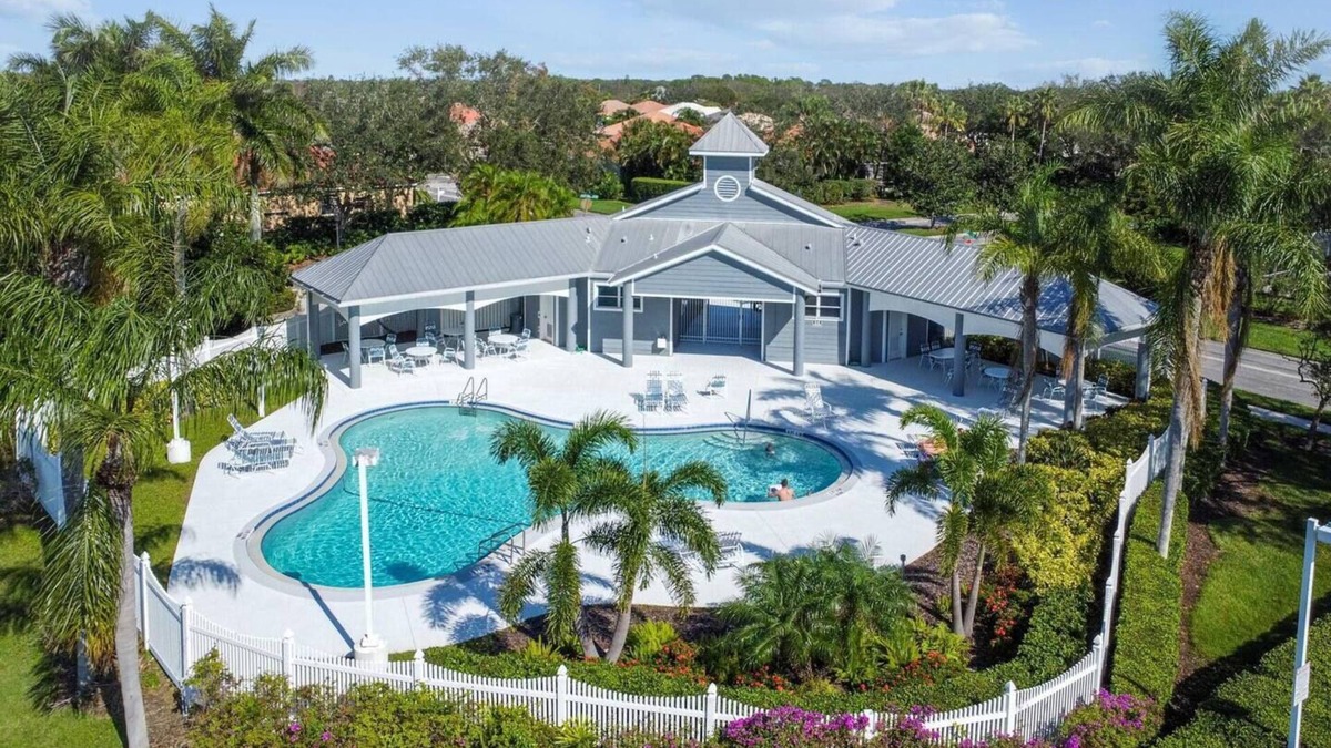 Palmer Ranch House | Hamptons Preserve - Stylish 3 Bedroom Home by Gulfcoast Holiday Homes