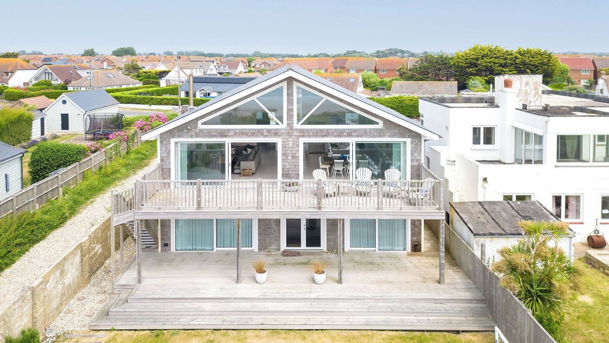 Wittering House | Hamptons Style Lux Beach house