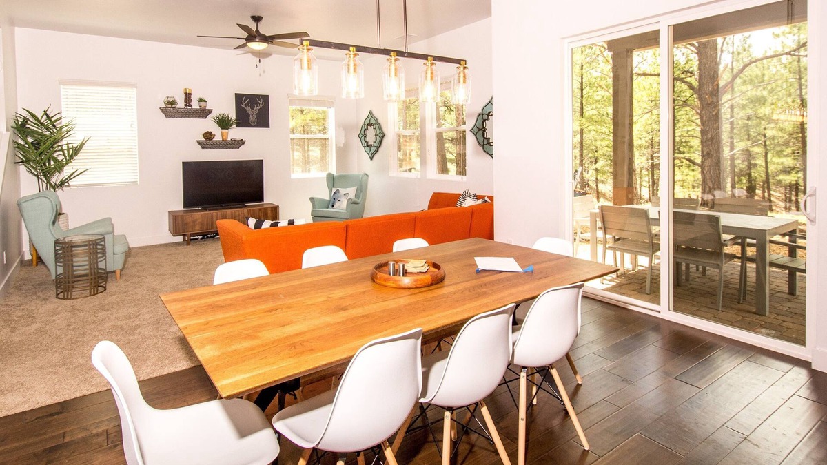 Flagstaff House | Hannah Lane Haven | Forest Views | Great Location | Family-Friendly Stay