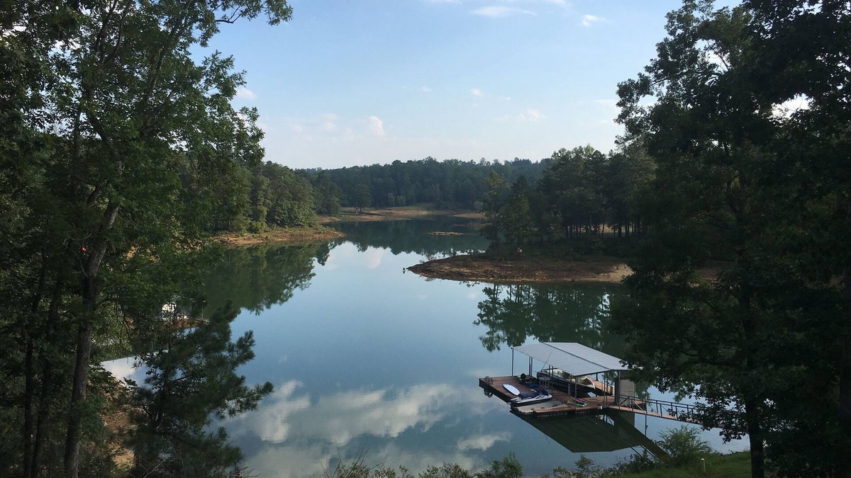 Arley House | Hannah's Hideaway-3 Miles To Stores, Restaurants, Sleeps 16, No Steps To water!