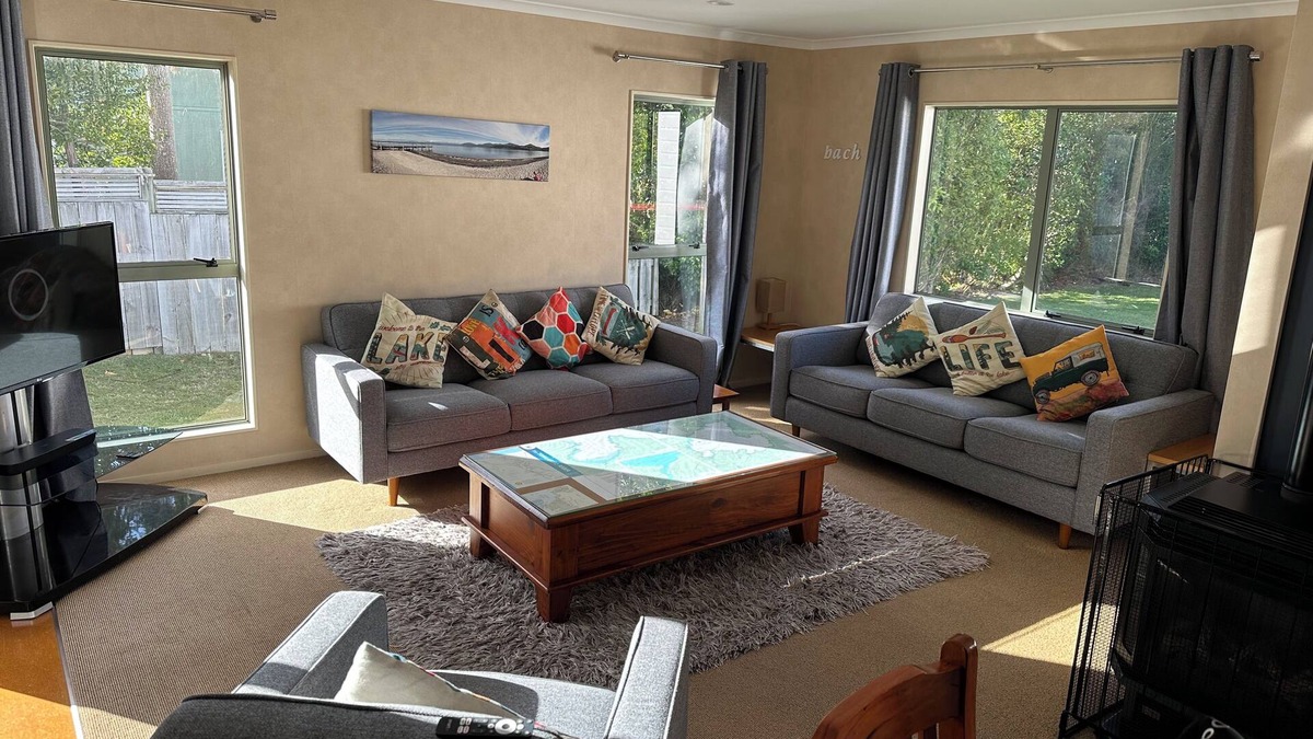 Kuratau House | Happiness at the Lake, Kuratau