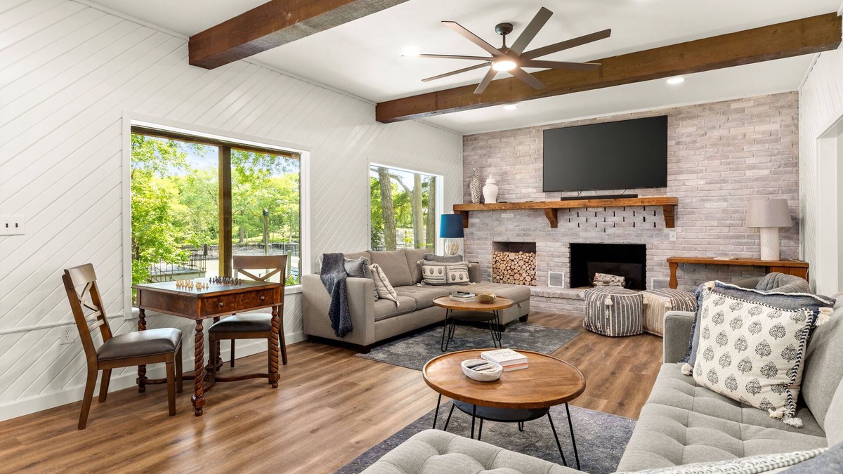McQueeney House | Happy Hollow on Lake McQueeney!