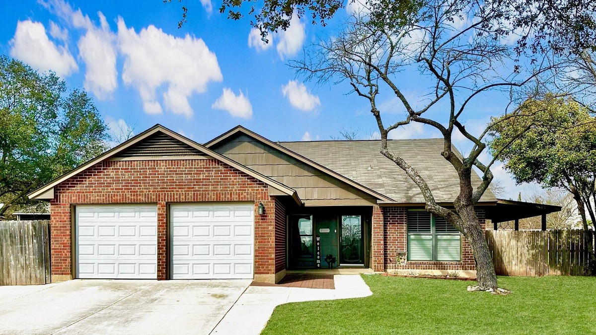 Live Oak House | Happy little get away with pool and hot tub
