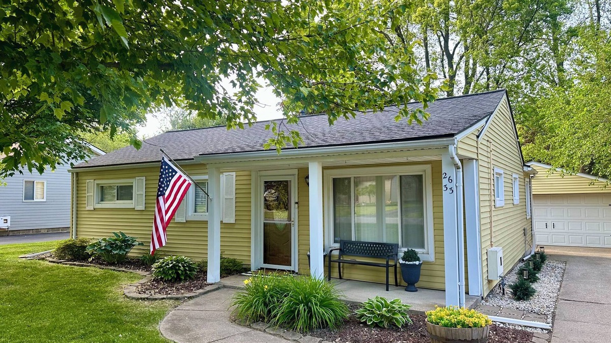 Auburn Hills House | Happy-Little-House: Clean, Cozy, Cute! King Bed & Family-Friendly. A+ Location.