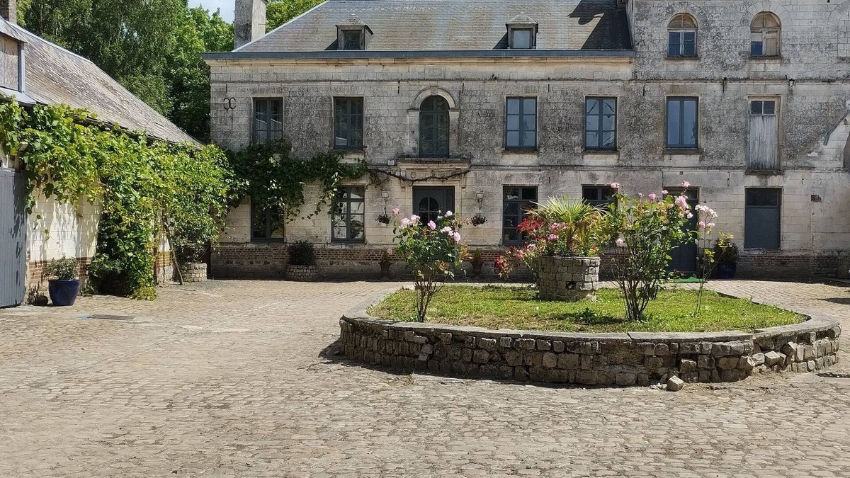 Agnez-les-Duisans Apartment | HARAS DE LA RESSEE APARTMENT 90M2 3 BEDROOMS BUCOLIC LOCATION HORSE BOXESNOT INCLUDED