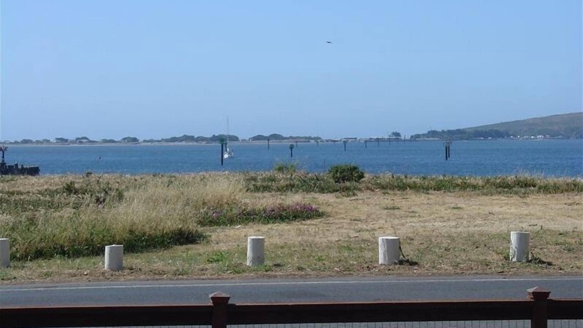 Bodega Bay House | Harbor Cutie, Family Friendly, Nearby All Attractions, Playhouse & Outdoor Fun