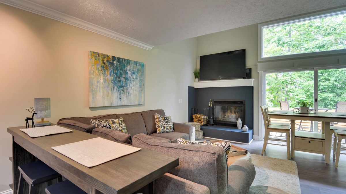 Harbor Springs Condo | Harbor Springs Condo ~ 6 Mi to Lake Michigan!