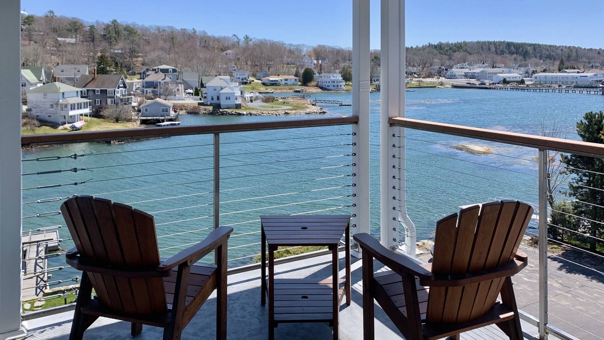 Boothbay Harbor Bed & Breakfast | Harborage Inn on the Oceanfront