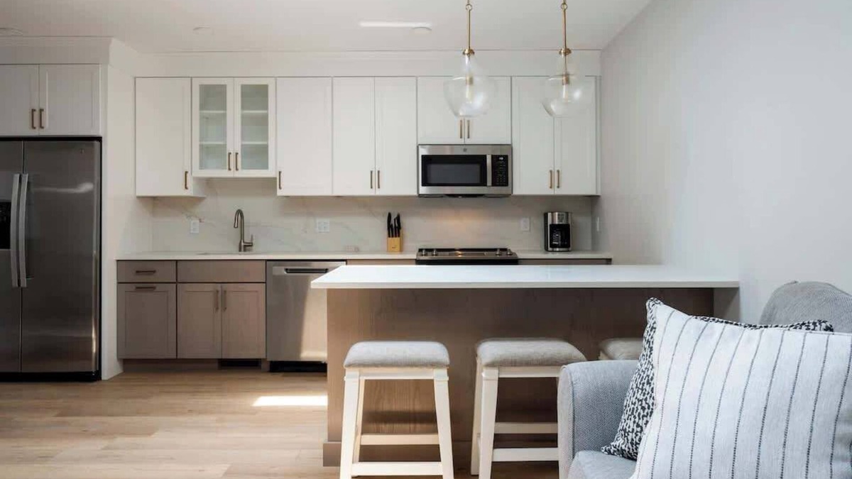Newport Apartment | Harborside Suite Summ