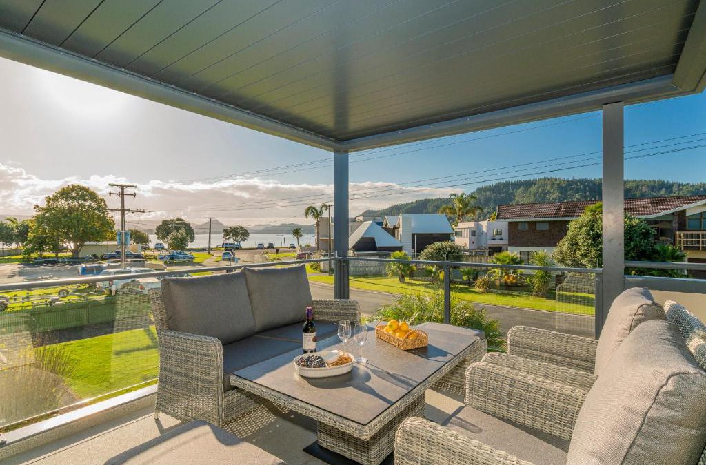 Whangamata House | Harbour View - Whangamata Holiday Home