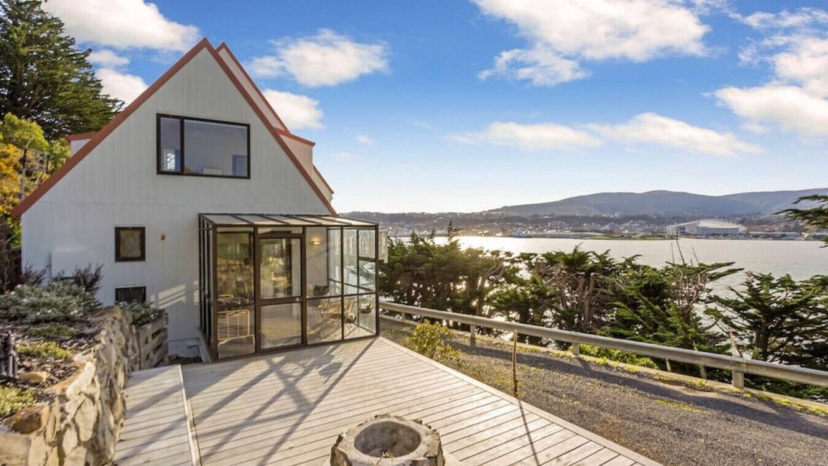 Dunedin House | Harbour Views- Gateway to the peninsula