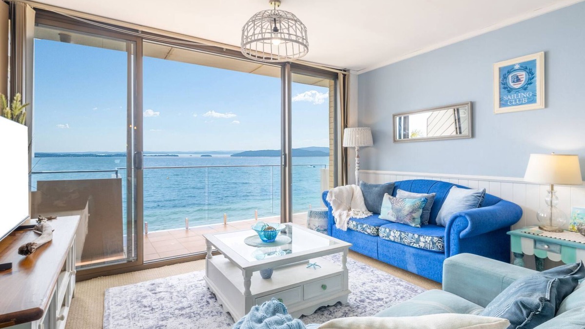 Port Stephens Council Apartment | Harbourside 14, 3-7 Soldiers Point Rd - waterfront magic