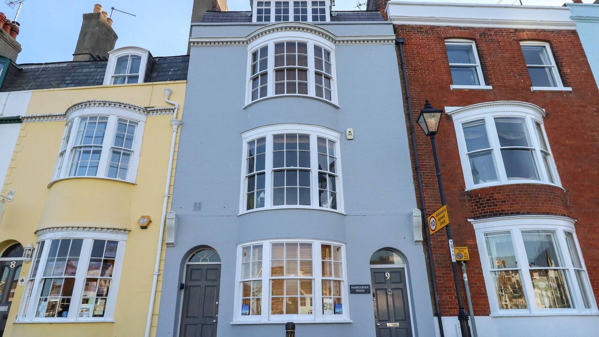 Weymouth Cottage | HARBOURSIDE HOUSE, family friendly in Brewers Quay Harbour