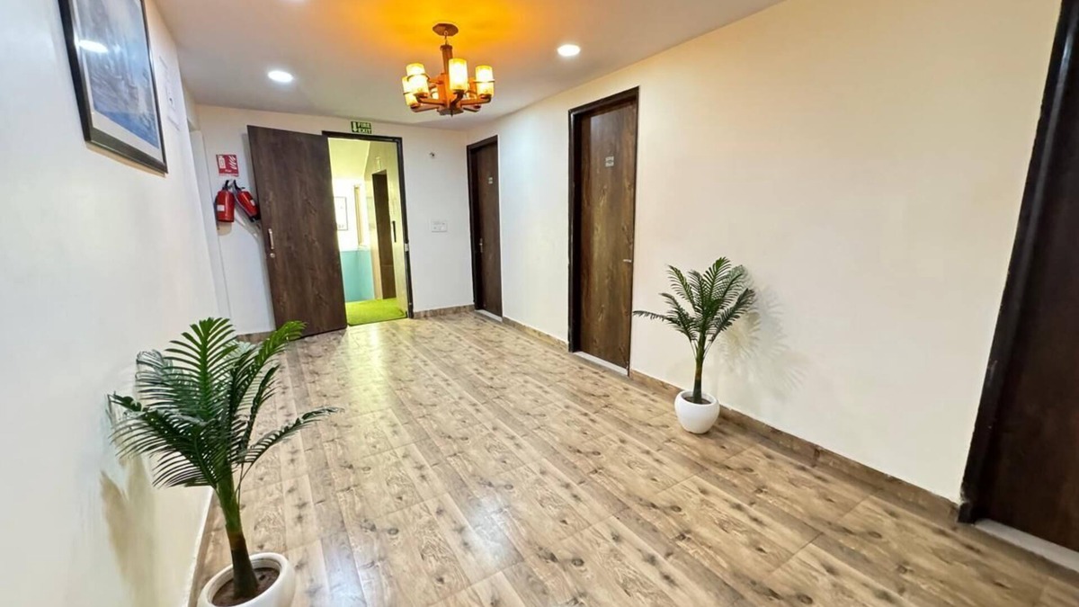 Sector 27 Hotel | Hardik Palace