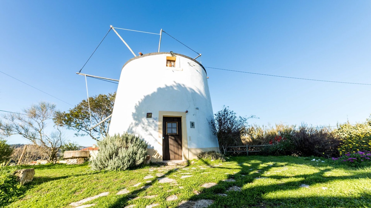 Labrugeira Cottage | Hare's Mill - Traditional WindMill