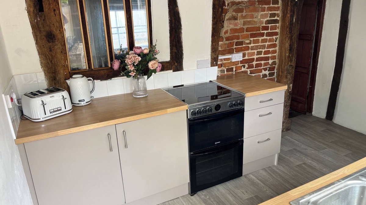 Harleston Cottage | Harleston. Norfolk/Suffolk border historic town centre cottage.nClose to Dissn