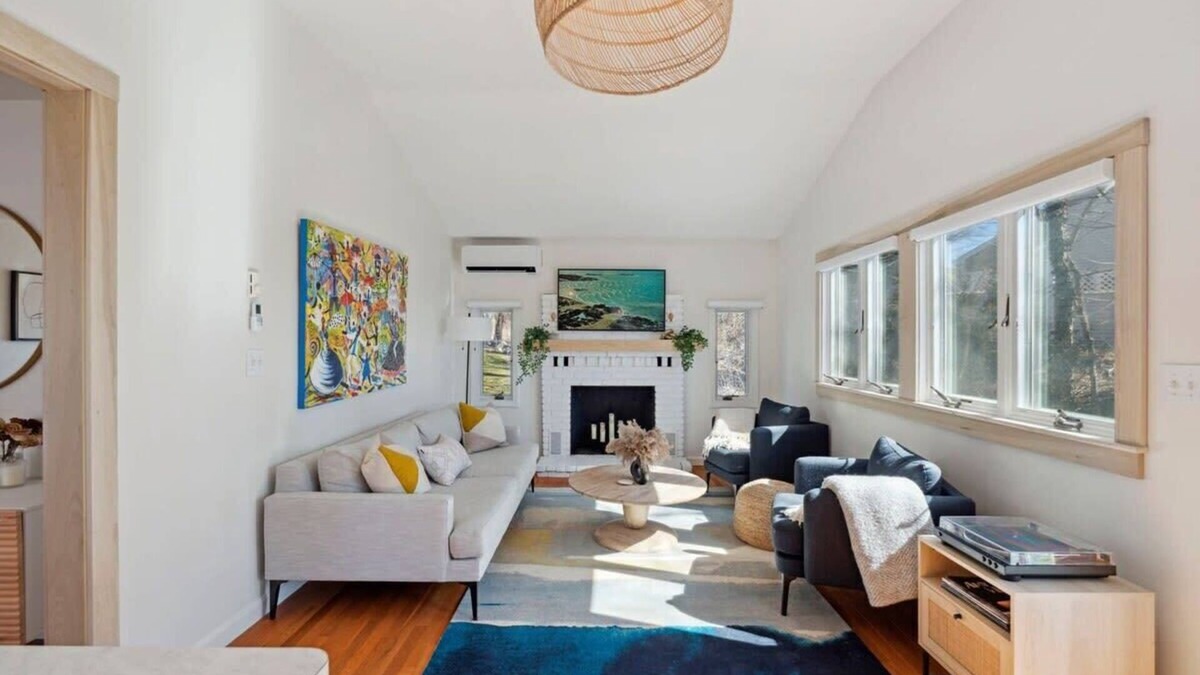 Hampton House | Harley's House |Minutes to Beach |Newly Renovated
