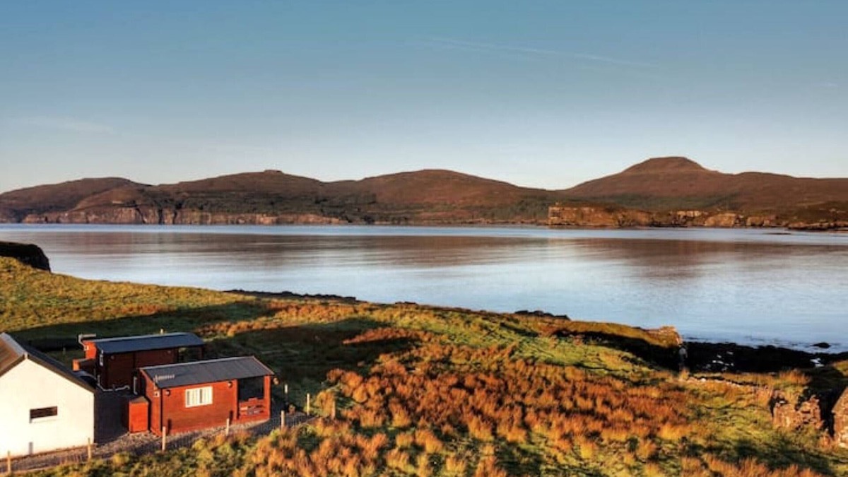 Caroy Cabin | Harlosh Log Cabins, Cabin No 1