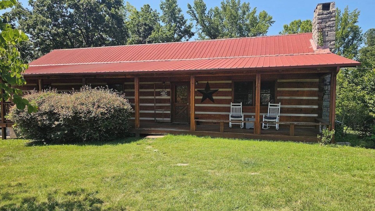 Kingston Springs Cabin | Harpeth Moon Summary: