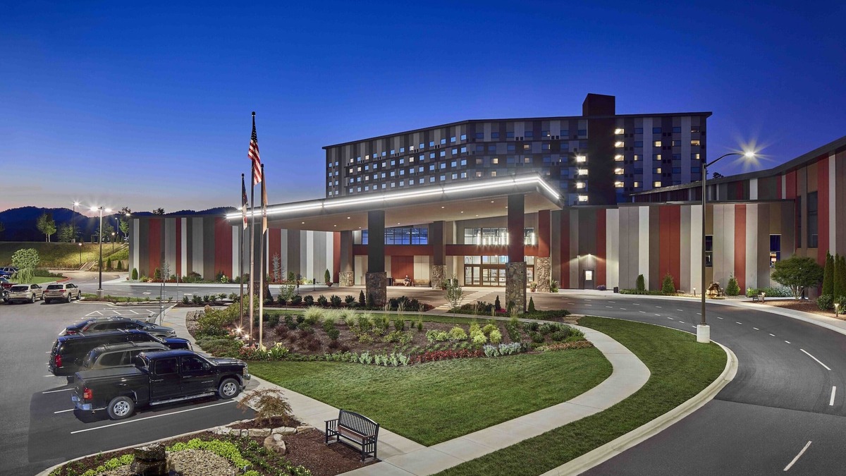 Murphy Hotel | Harrah's Cherokee Valley River – A Caesars Rewards Destination