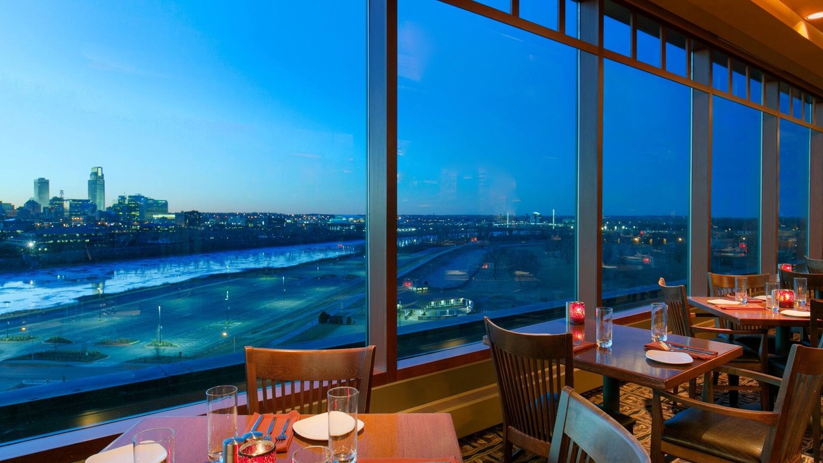 Council Bluffs Hotel | Harrah's Council Bluffs – A Caesars Rewards Destination