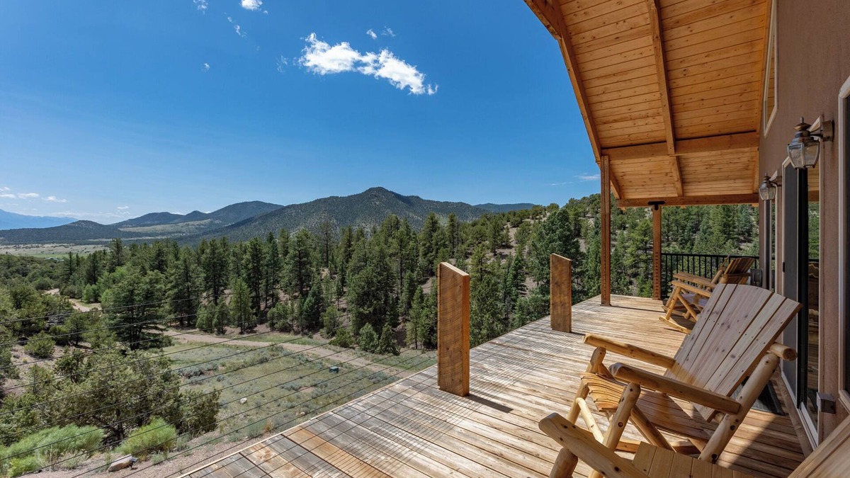 Villa Grove House | Harrison Hill- Basecamp For Outdoor Adventures!