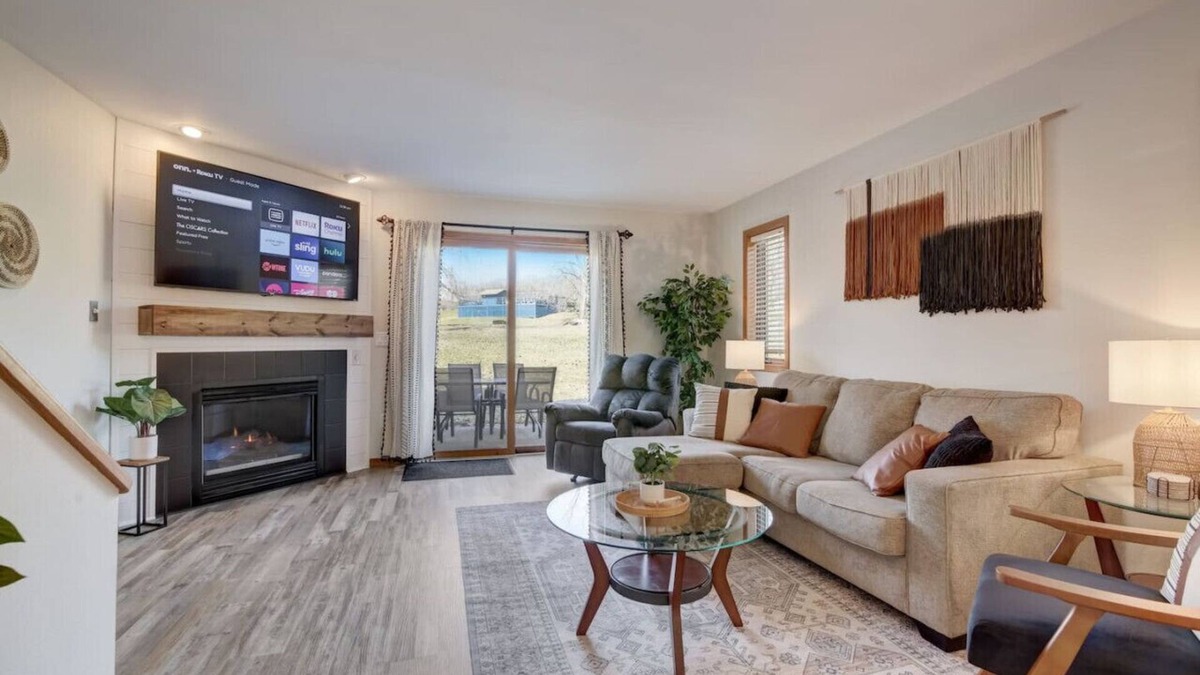 Lake Delton Condo | Harrison's Hideaway at Tamarack - Great Location!