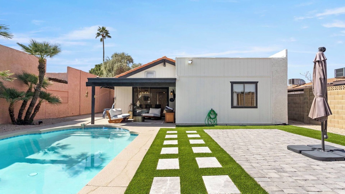 Glendale House | Hatcher Hideaway | 3BR w/Heated Pool Option