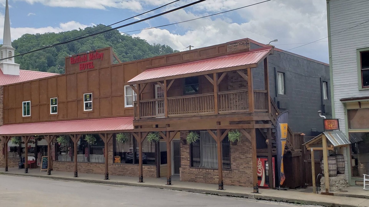 Matewan Resort | Hatfield McCoy Resort Inn. Room #3. Direct access to Hatfield McCoy ATV Trails.