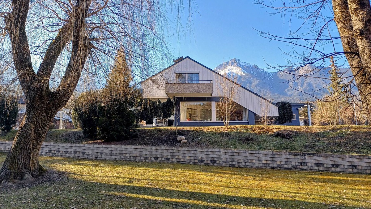 Imst House | Haus Gutschi with mountain views, large garden and Wi-Fi