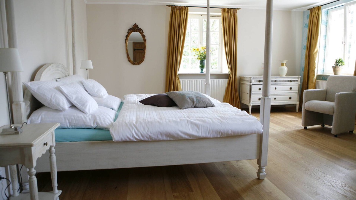 Heek Bed & Breakfast | Haus Keppelborg: Zimmer Elisabeth mit Burgmauerblick