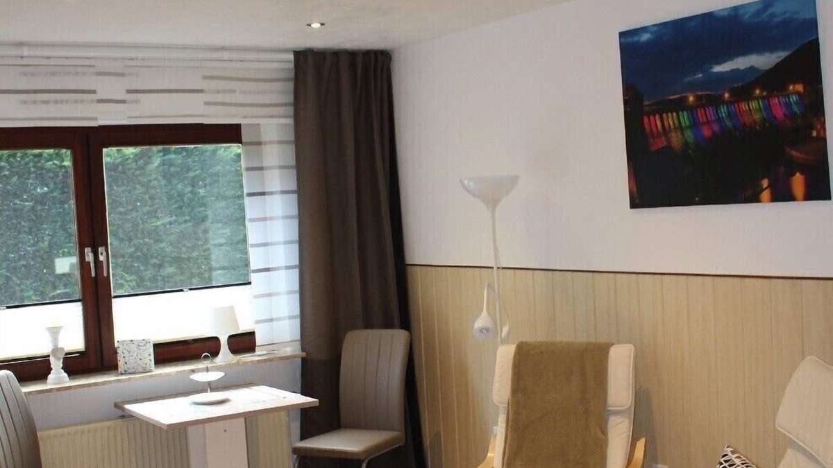 Hemfurth-Edersee Apartment | Haus Waldesruh * apartment. Huge garden, 200 m to the Kellerwaldsteig